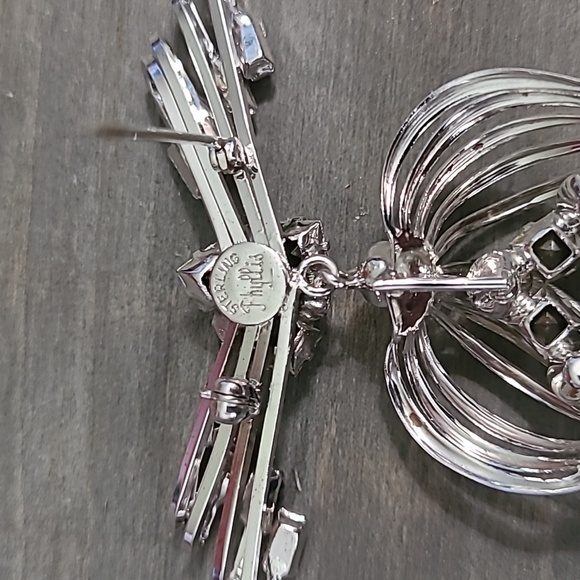 Sterling Silver Phyllis Brooch - Picture 2 of 4